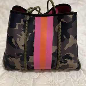 Claudette Neoprene 2-Piece Set Tote Bag Camoflauge with Pink Stripes